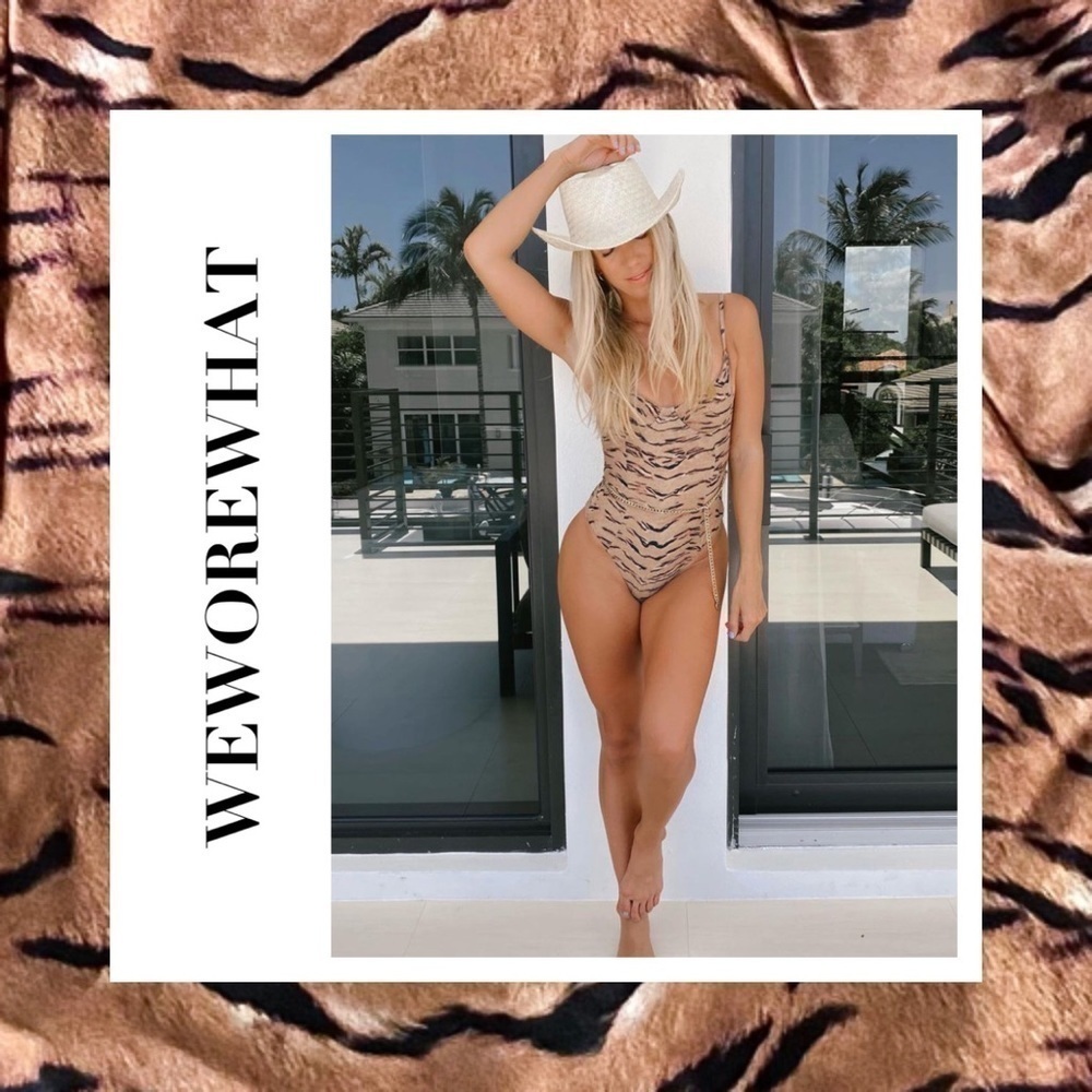 WeWoreWhat Danielle One Piece Swimsuit‎ Tiger Print Tan XS NWT